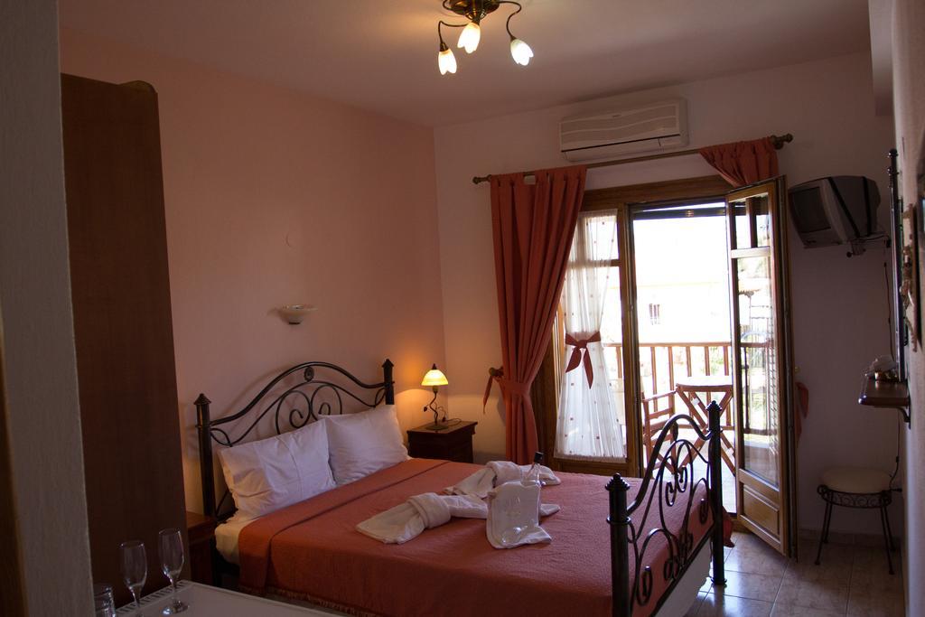 Hotel Ismini Ammouliana Kamer foto