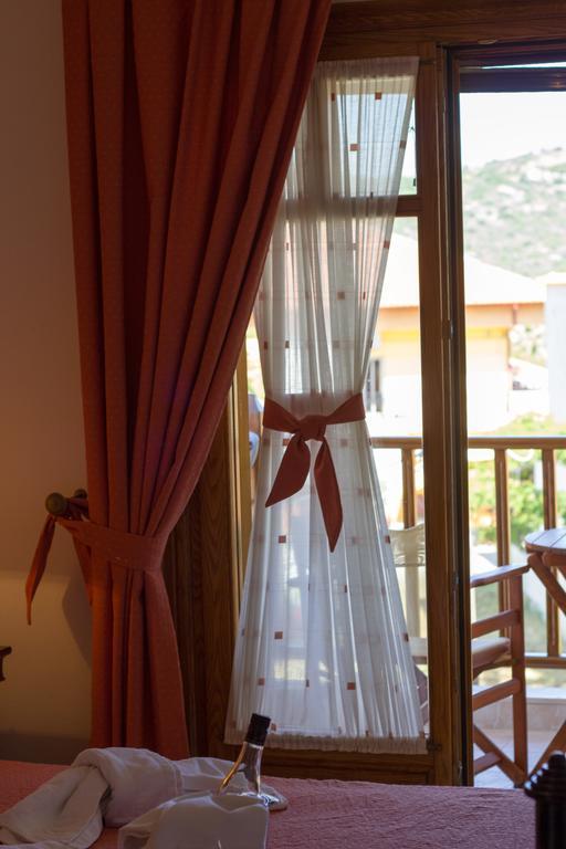 Hotel Ismini Ammouliana Kamer foto