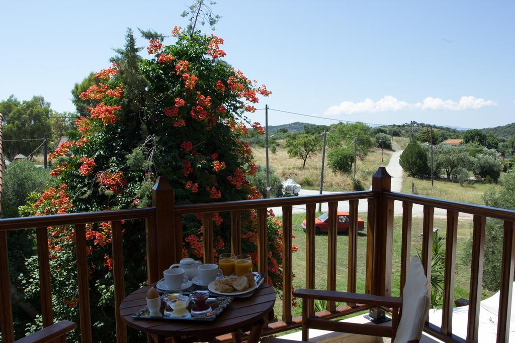 Hotel Ismini Ammouliana Buitenkant foto