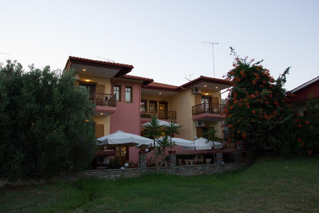 Hotel Ismini Ammouliana Buitenkant foto