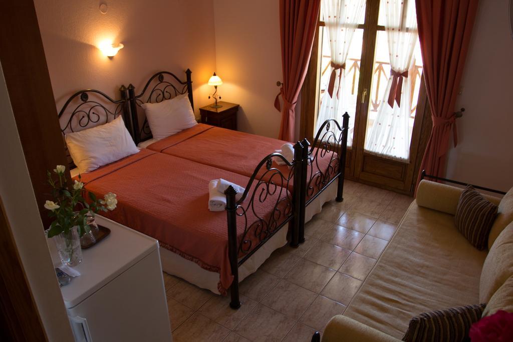 Hotel Ismini Ammouliana Buitenkant foto